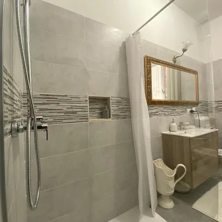 Rene House Apartment